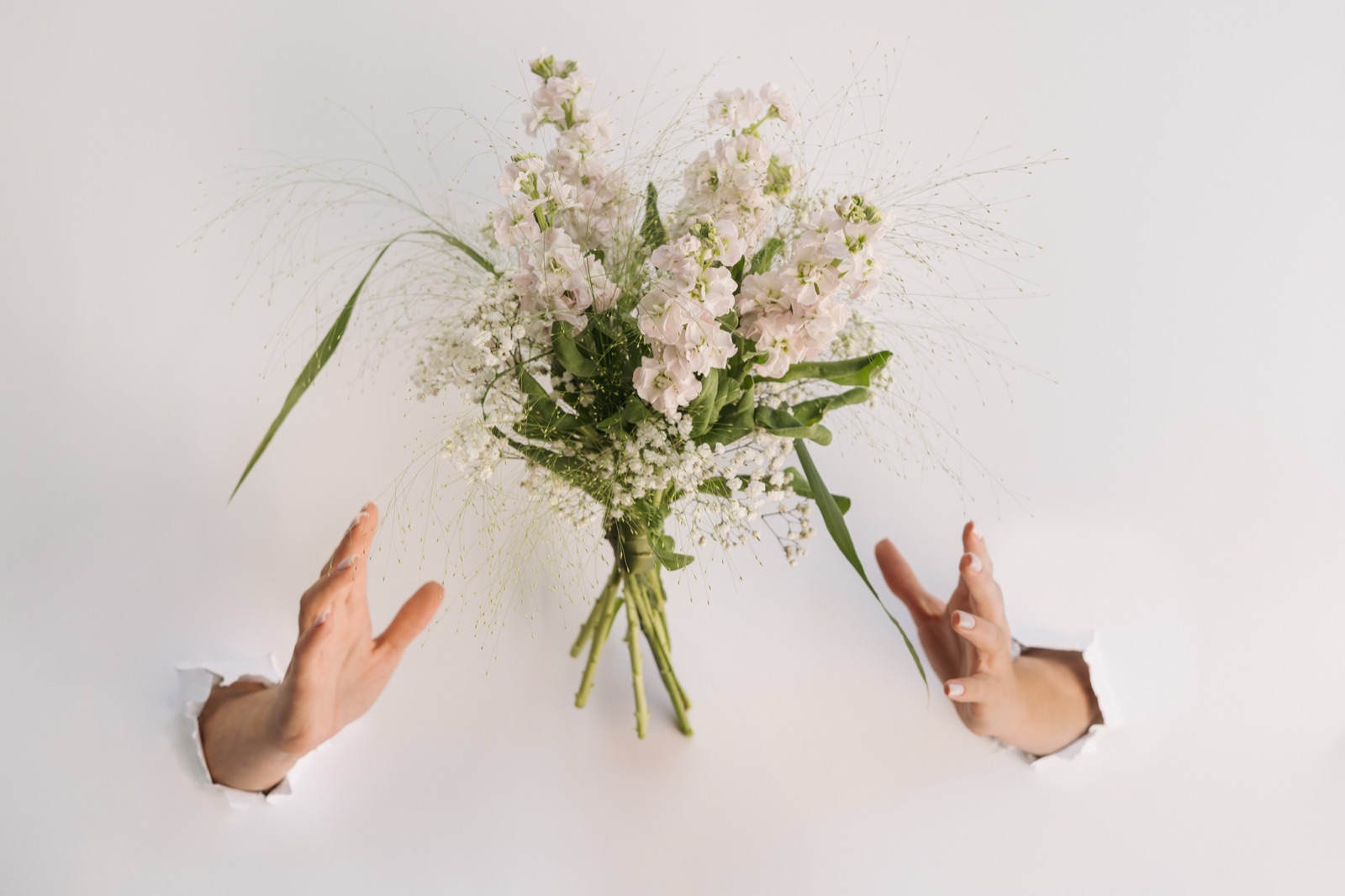 Levitating bouquet — Pure Exposure