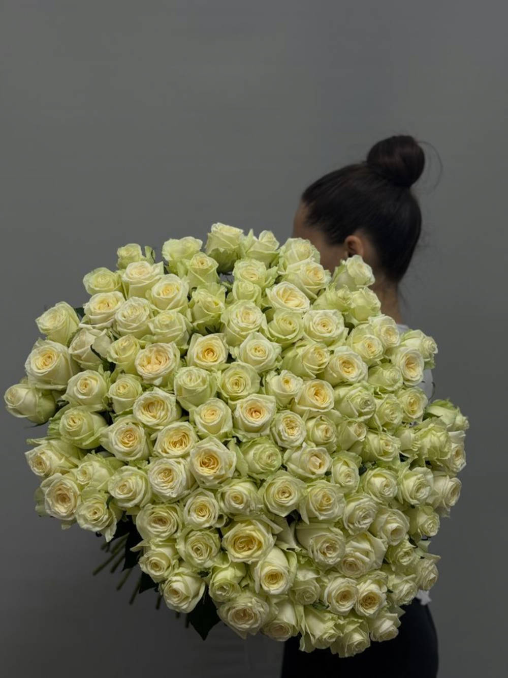 Bouquet de 101 roses blanches « Mondial »