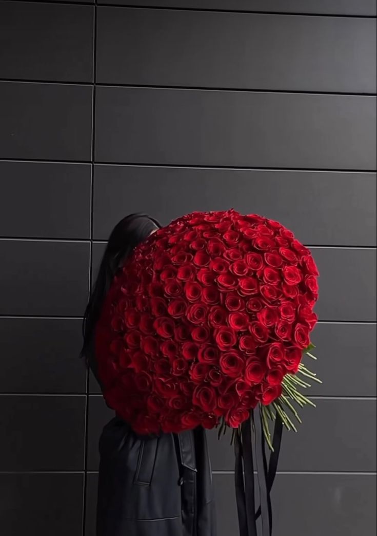 Bouquet majestueux de 201 roses rouges « Red Naomi »